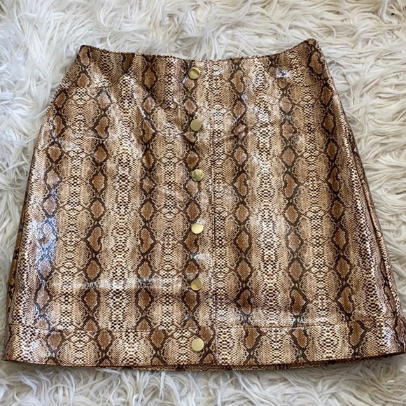 Topshop Dresses & Skirts - TopShop Snakeskin Pleather Skirt